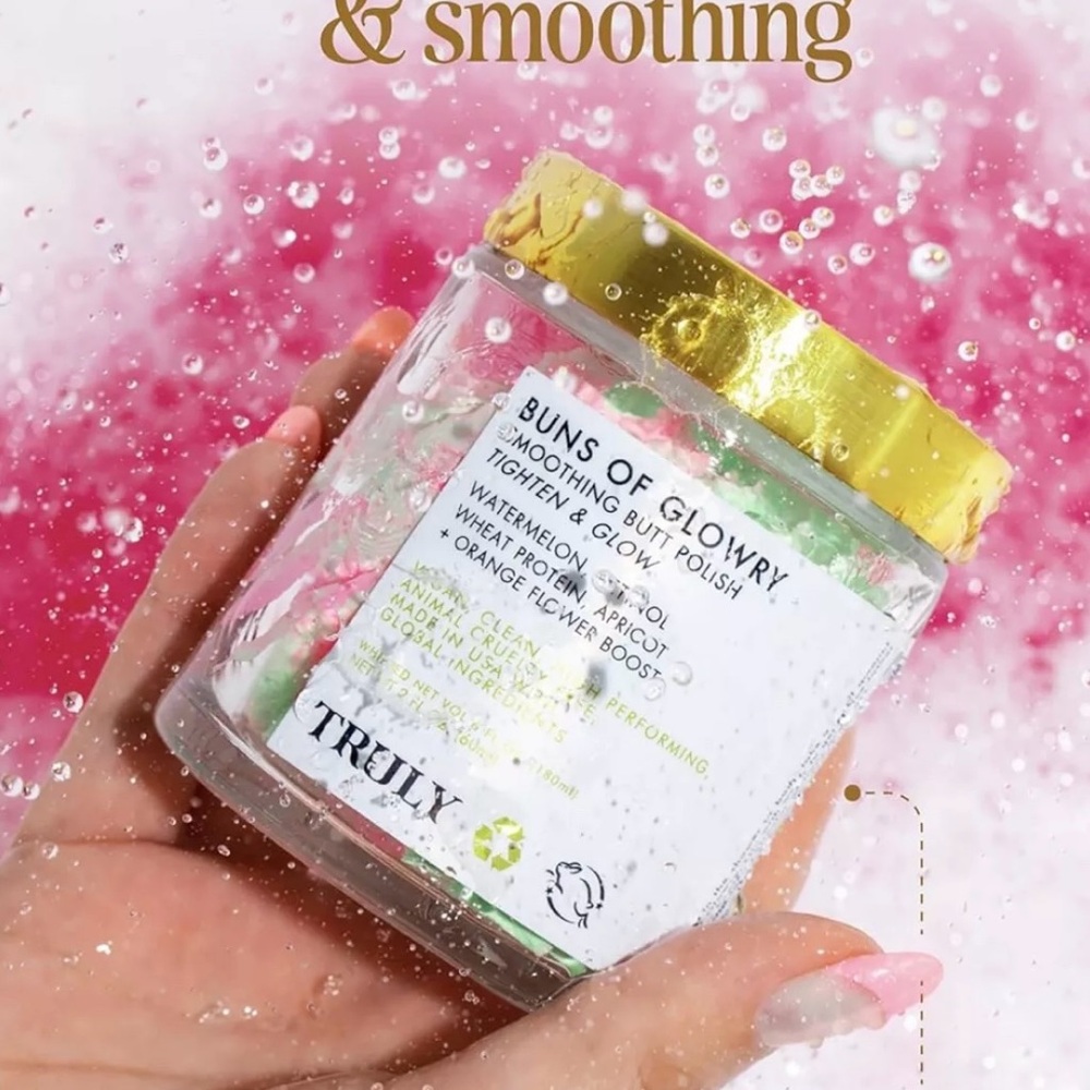 TRULY Gold and White Exfoliant Scrub